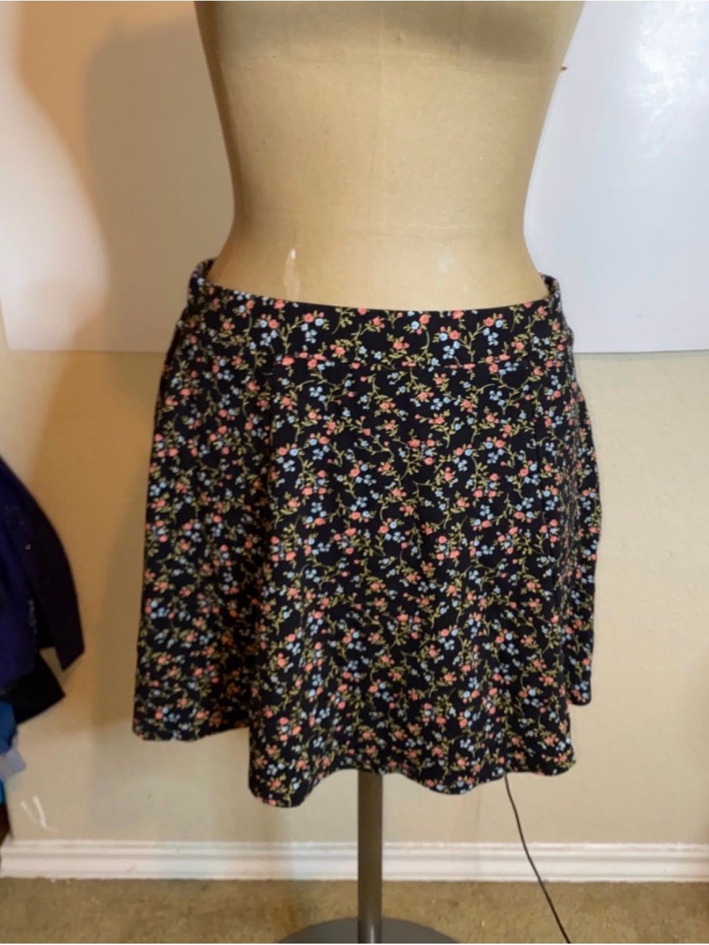 Women’s Forever 21 Skirt